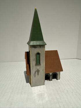 130240 Faller / 239 Village Church With Knight Statue Figure Slight Wear