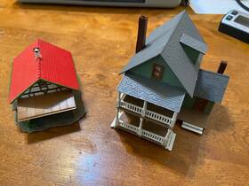 130277 Faller Half-timbered Chalet And Tyco #7776 Aunt Millies House