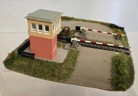 222171 Faller N Scale Railroad Crossing With Signal Tower