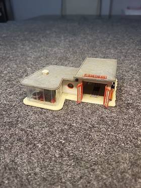 232217 Faller N Scale Shell Service Station/ Mechanic Shop Fully Assembled