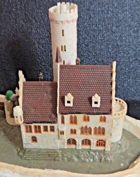 252242 Faller 232242 N Scale Building/structure Moated Castle Brand New