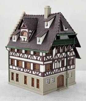 232280 Faller N Scale Pro-built Model Franconian Half Timbered Tutor House #232280