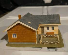 26001 Faller Ho Scale 1 Story Home Fenced Yard #26001 Fully Assembled Used