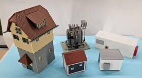 39844 Faller Four Ho Scale Built Transformer Stations And One Kibri #39844