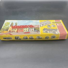 B-224 Faller Plastic 4 Row Home Model. Ho 1 87
