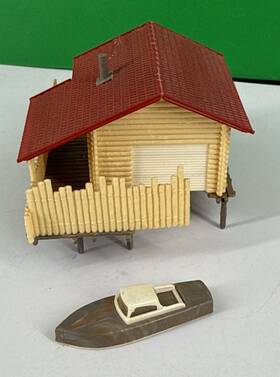 B-284 Faller Vintage Ho Boathouse No. 284 With Boat No Box Flag Pole Or Sign