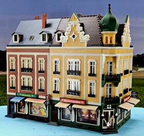 Faller B-929 Two Ho Scale Built Models - Corner Drug Store And Travel Agency B-928