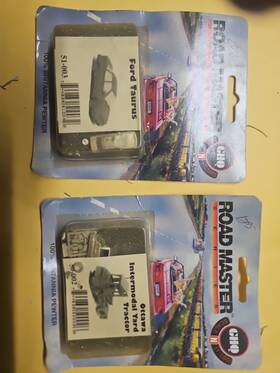 51-003 Ghq Road Master Series N Scale Ford Taurus #51-003 And Ottawa Yard Tractor 51-003 Ghq Road Master Series N Scale Ford Taurus #51-003 And Ottawa Yard Tractor
