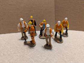 14-00038-002 Hawthorne Vilage Village Working On The Railroad Construction Accessories 7 Figures 14-00038-002 Hawthorne Vilage Village Working On The Railroad Construction Accessories 7 Figures