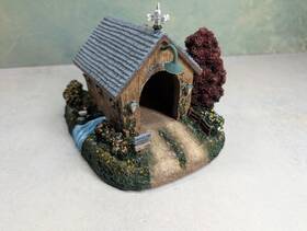 79738 Hawthorne Village Used Seaside Covered Bridge Thomas Kinkade