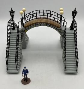 Bb33 Hawthorne Village Pedestrian Crossing Lighted Bridge 2007 Box