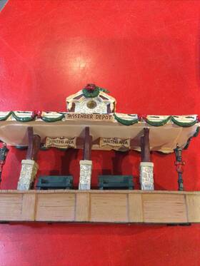 14-00217-003 Hawthotne Village Hawthorne Train Depot Station Railroad Accessory Lighted 2006