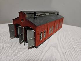 861z12463-1 Heljan N Scale - Red Locomotive Shed With Working Doors 861z12463-1 Heljan N Scale - Red Locomotive Shed With Working Doors