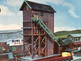 B-653 Heljan N Scale Train Coaling Tower-complete