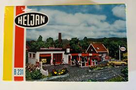 B231 Heljan # Ho Scale Esso Service Station Plastic Model Kit Made In Denmark B231 Heljan # Ho Scale Esso Service Station Plastic Model Kit Made In Denmark