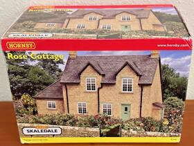 R7340 Hornby 055286694332 Skaledale Rose Cottage 1/76 Scale Model Building R7340 Hornby 055286694332 Skaledale Rose Cottage 1/76 Scale Model Building