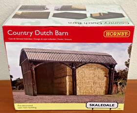 R9851 Hornby 055288637580 Skaledale Country Dutch Barn 1/76 Scale Model Building