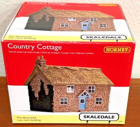 R9854 Hornby 055288637634 Skaledale Country Cottage 1/76 Scale Model Building