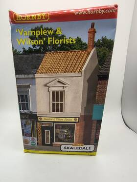 R7269 Hornby Skaledale Oo Gauge Inch Vamplew And Wilson Florists