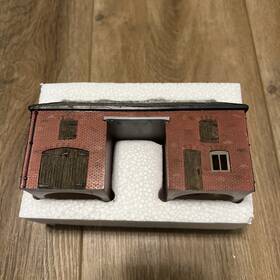 R8525 Hornby Skaledale Inch Holly Farm Stables Oo Gauge Model Building Boxed R8525 Hornby Skaledale Inch Holly Farm Stables Oo Gauge Model Building Boxed