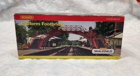 R8641 Hornby Skaledale Platform Footbridge - Oo Gauge