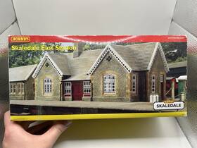 R8798 Hornby Oo Skaledale East Station - Excellent Shape
