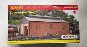 R9780 Hornby Skaledale Oo Gauge Locomotive Shed Boxed R9780 Hornby Skaledale Oo Gauge Locomotive Shed Boxed