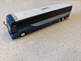Iconic Replicas 581015731048 1/87 Greyhound Canada Tribute - Toronto Ho Scale 1 87 Read