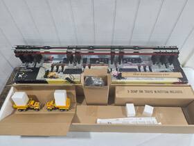 6-21450 K-line Lnib O Gauge 3-bay Operating Elevated Unloading Station With Trucks