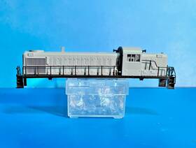 17708 Kato Rs3 Shell Undecorated Part For N Scale Diesel Locomotive