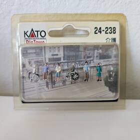 24-238 Kato Nursing Figures N Scale New One Figure Missing