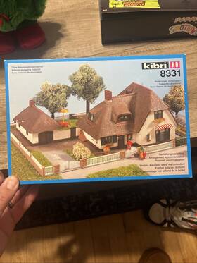 Kibri 002235083311 Ho House Villa On The River Plastic Model Kit Open Box Germany