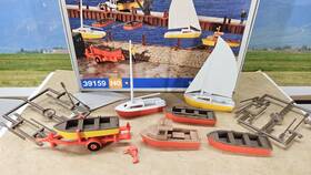 39159 Kibri Six Ho Scale Built Sailboats Rowboats And Motorboat With Trailer #39159