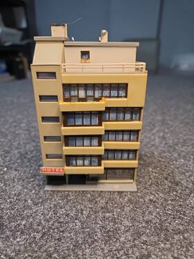 7334 Kibri N Scale # Hotel And Comercial Building Fully Assembled