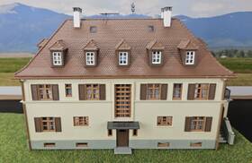 8212 Kibri Built Ho Scale Model Pension/ Guest House #8212 - See Photos For Details
