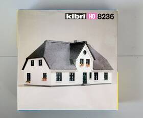8236 Kibri Ho Scale Rural Thatched Roof Clinker Brick House Building Kit