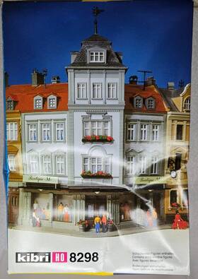 8298 Kibri Ho Scale Fashion Shop With Window Figures