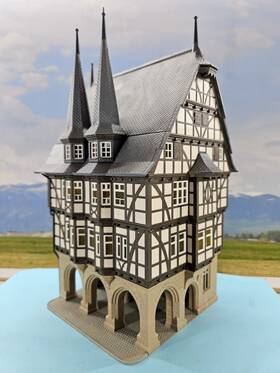 8418 Kibri Ho Scale Built Model - Historic Prototype Of Alsfeld Town Hall #8418