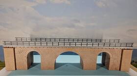 9648 Kibri 9652 Built Ho Scale Stone Arch Bridge #9652 With Two Arched Retaining Walls #9648