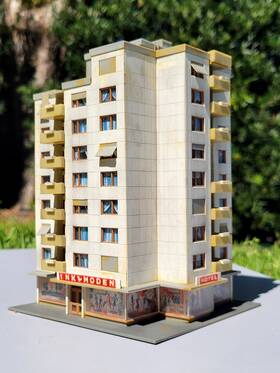 B-7132 Kibri N Scale Built Building High Rise / 37120 Weathered 13ja