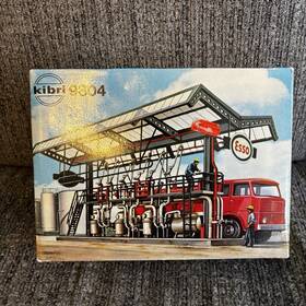 B-9804 Kibri Ho Scale Esso Tanker Fuel Distribution Filing Center Building Kit