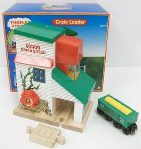 99331 Learning Curve Grain Loader Ln/box