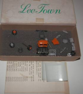 432-3002 Lee Town Ho Scale Great Northern B-42 Mack Tandem Axle Tractor Kit #432-3002