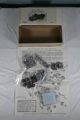432-3034 Lee Town Ho Mack Dump Truck 12ft Heil Body Metal Kit