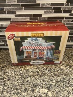 55234 Lemax Suzys Ice Cream Shop Lighted Detailed Interior Ceramic 2005 In Box 55234 Lemax Suzys Ice Cream Shop Lighted Detailed Interior Ceramic 2005 In Box