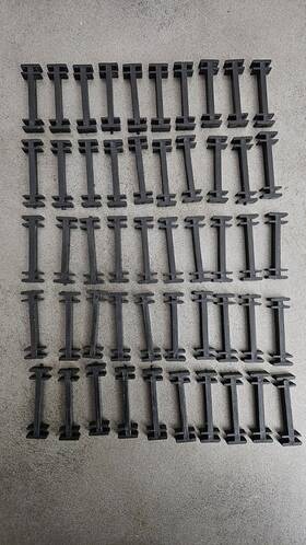 1150-1 Lgb 1150 G Gauge Black Plastic Track Lock Clip Bag Of Fifty 50 Pieces