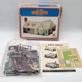 01354 Life-like Ho Scale - Rose Home Building Kit #01354 Appears Complete