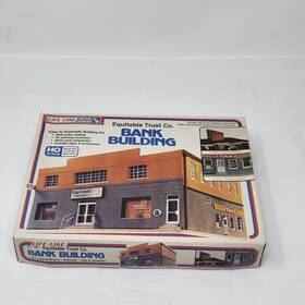 01381 Life-like Equitable Trust Co. Bank Building Model Kit Ho Scale
