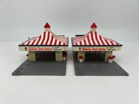 01394 Life-like Ho Scale Kentucky Fried Chicken Building Lot Of 2 Fair Condition 01394 Life-like Ho Scale Kentucky Fried Chicken Building Lot Of 2 Fair Condition