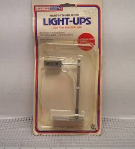 Life-like 077071012126 Vtg Ho Train Light-ups Blinking Traffic Light #1212 Open Package